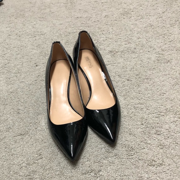 Michael Kors Shoes - Michael Kors black kitten pump womens size 6